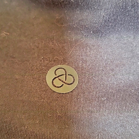 Zella women's black jacket venting, stylish, pockets slimming - Picture 6 of 6